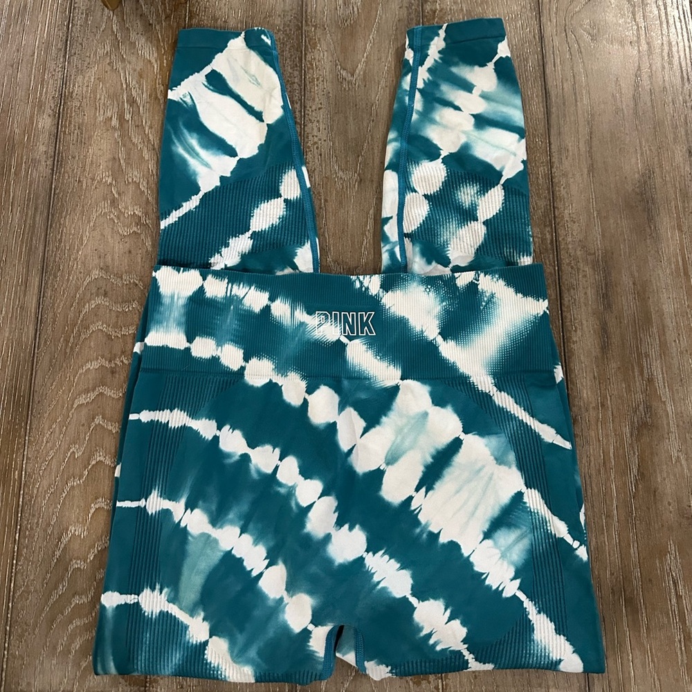 Victoria’s Secret PINK Stylish Teal and White Tie-Dye Leggings - Picture 2 of 12